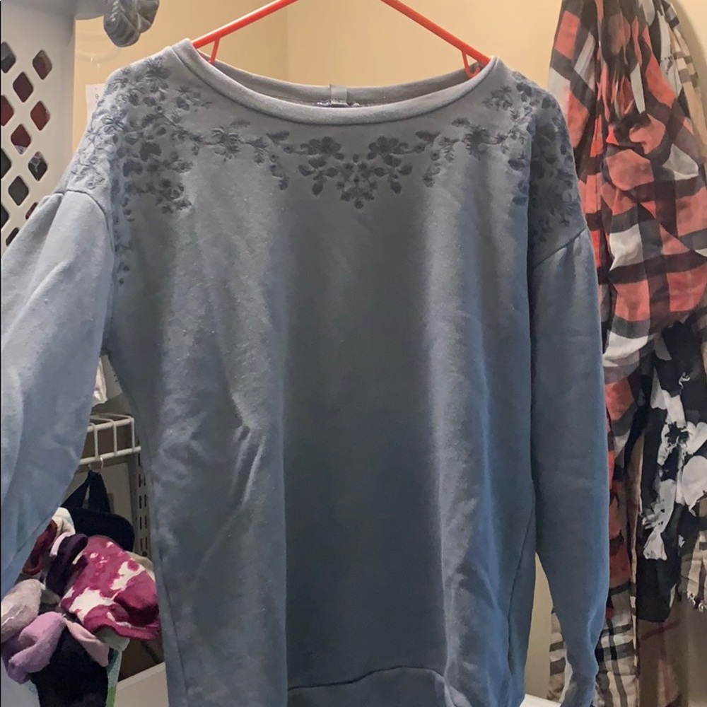embroidered crew neck AEO